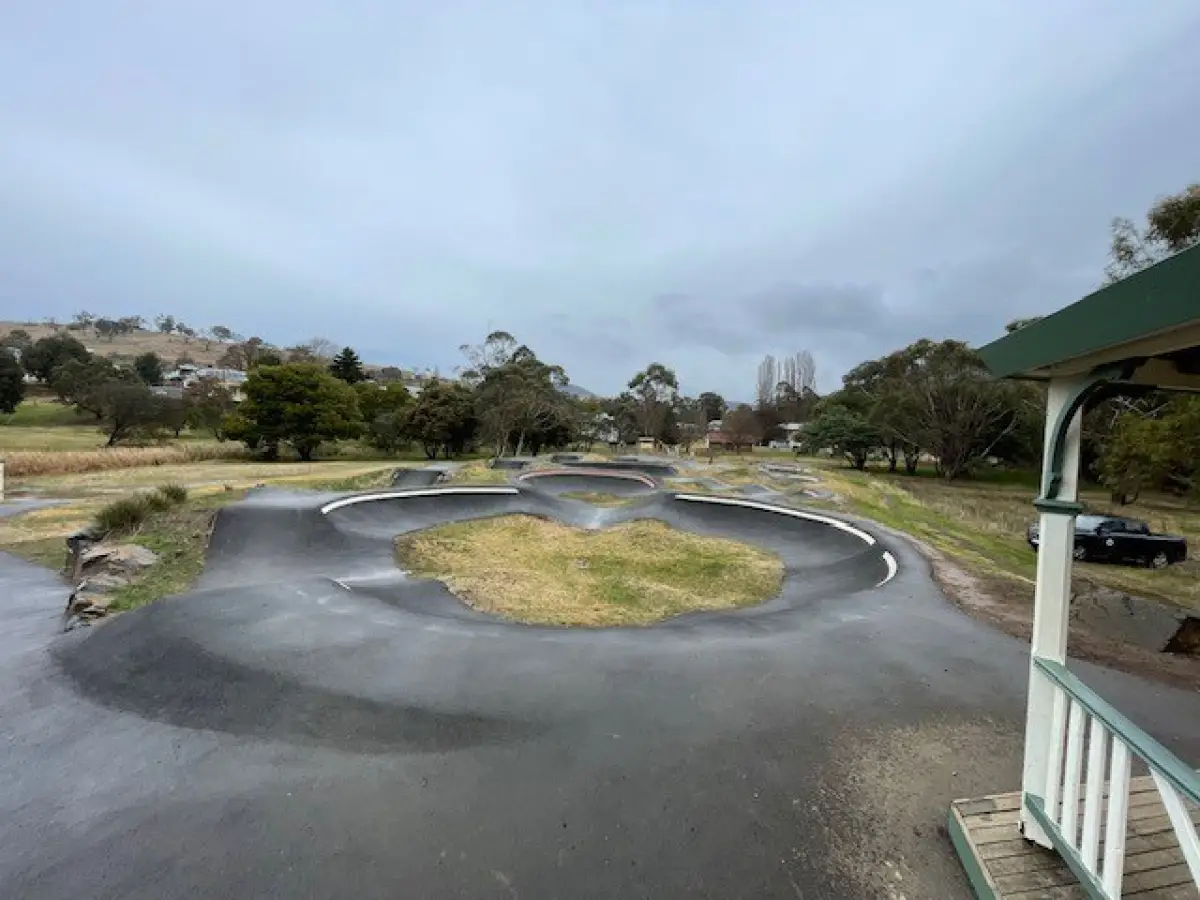 Pump track1
